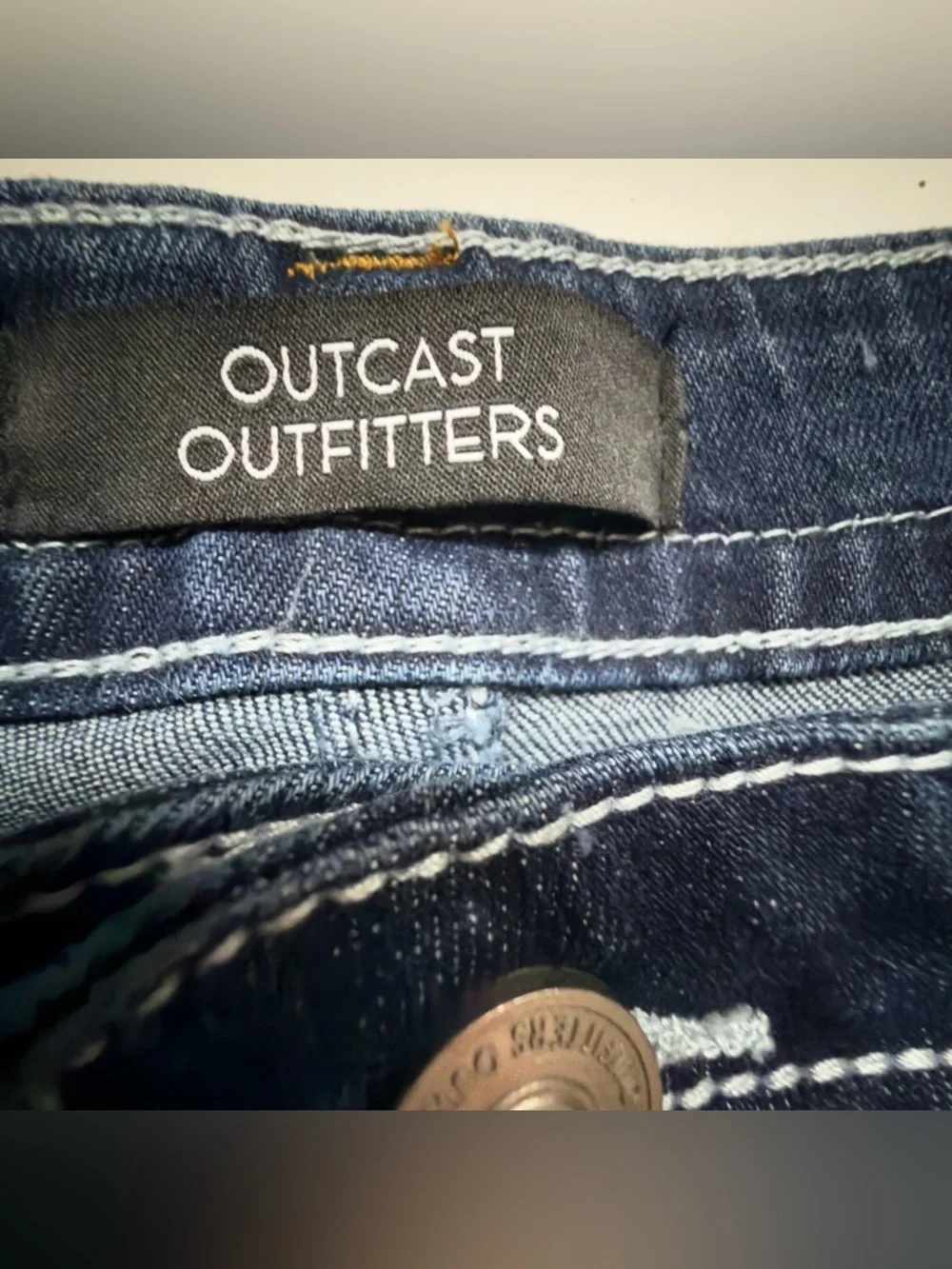 Outcast Outfitters women's Blue Jeans Embroidered Fleur De Lis Cross Pockets
